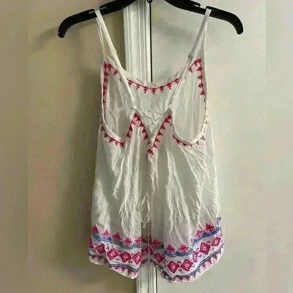 Torrid white camisoles/tank top embroidered adjustable straps. Medium - Picture 3 of 6